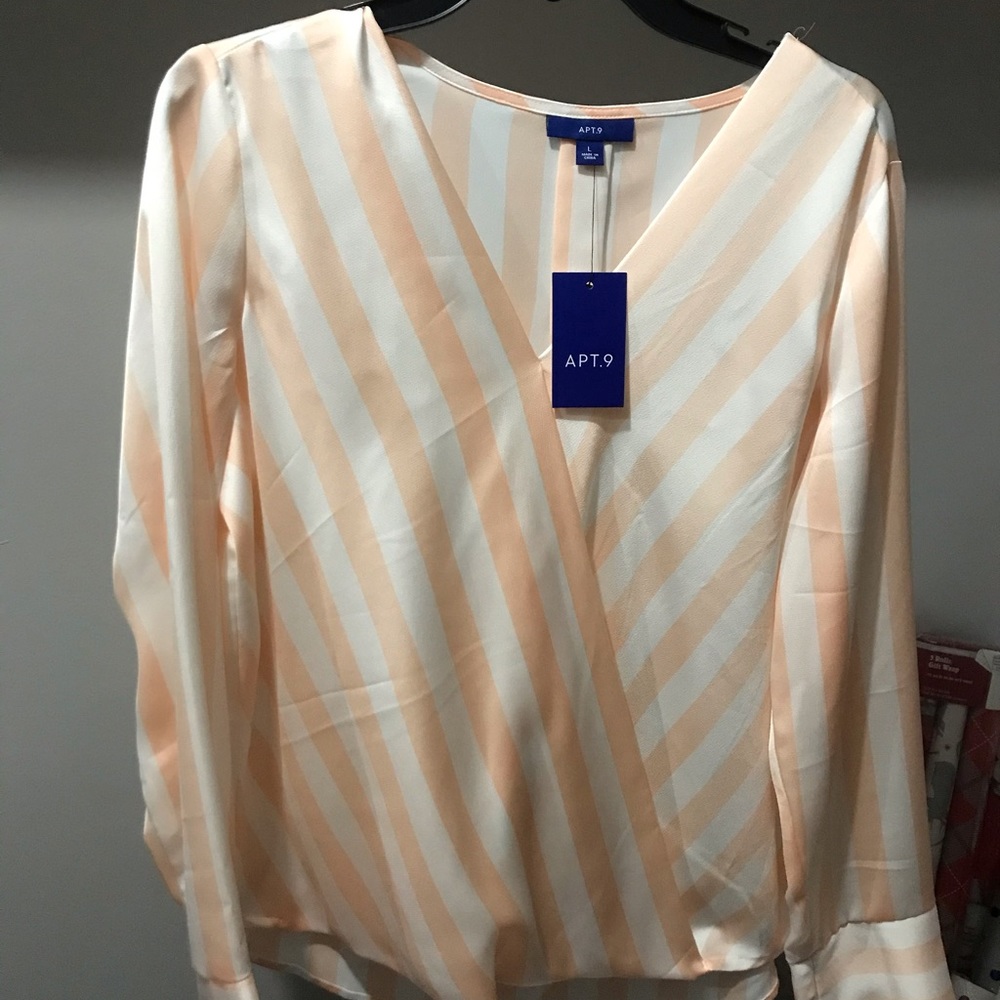 Pink and white shirt and never worn it
